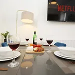 Tatil Evi North Road By N And N Stays, Perfect For Contractor And Corporate Stays, Long Welcome, Free On Street Parking, Wifi, Near Gloucester Road Bristol