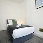 North Road By N And N Stays, Perfect For Contractor And Corporate Stays, Long Welcome, Free On Street Parking, Wifi, Near Gloucester Road