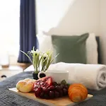 North Road By N And N Stays, Perfect For Contractor And Corporate Stays, Long Welcome, Free On Street Parking, Wifi, Near Gloucester Road Tatil Evi *