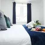North Road By N And N Stays, Perfect For Contractor And Corporate Stays, Long Welcome, Free On Street Parking, Wifi, Near Gloucester Road Bristol
