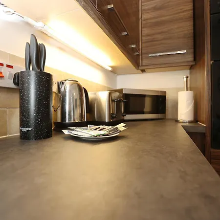 North Road By N And N Stays, Perfect For Contractor And Corporate Stays, Long Stays Welcome, Free On Street Parking, Wifi, Near Gloucester Road Prázdninový dům *