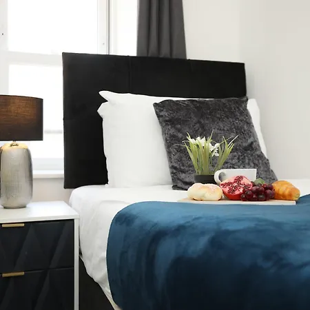 North Road By N And N Contractor Accommodation, Long Stays, Near Gloucester Road * Bristol