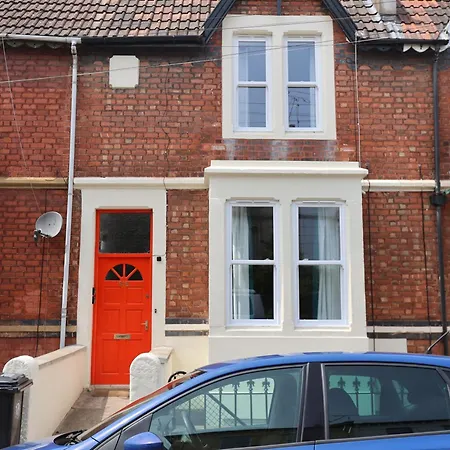 North Road By N And N Stays, Perfect For Contractor And Corporate Stays, Long Welcome, Free On Street Parking, Wifi, Near Gloucester Road Nyaraló *