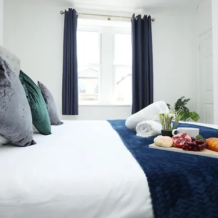 North Road By N And N Stays, Perfect For Contractor And Corporate Stays, Long Stays Welcome, Free On Street Parking, Wifi, Near Gloucester Road Bristol