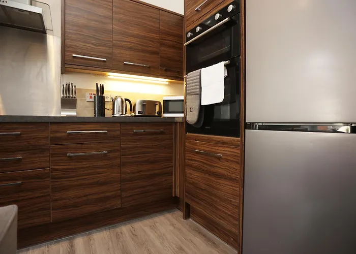 Будинок відпочинку North Road By N And N Stays, Perfect For Contractor And Corporate Stays, Long Welcome, Free On Street Parking, Wifi, Near Gloucester Road *