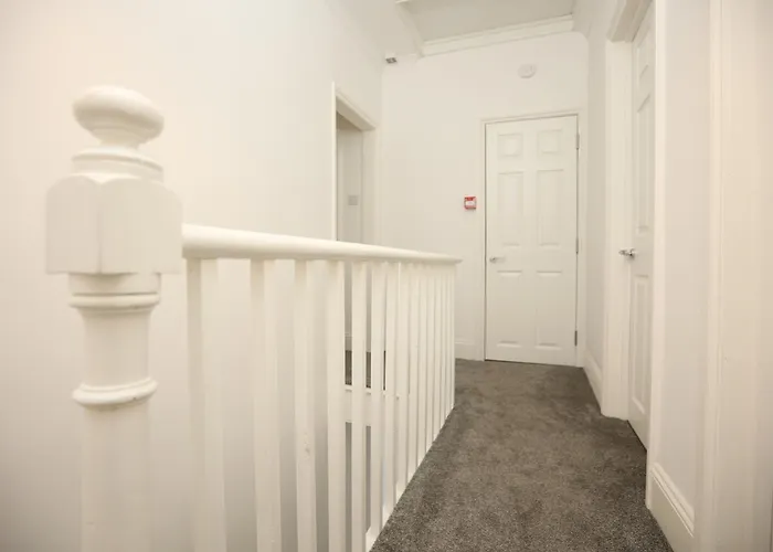 Будинок відпочинку North Road By N And N Stays, Perfect For Contractor And Corporate Stays, Long Welcome, Free On Street Parking, Wifi, Near Gloucester Road *