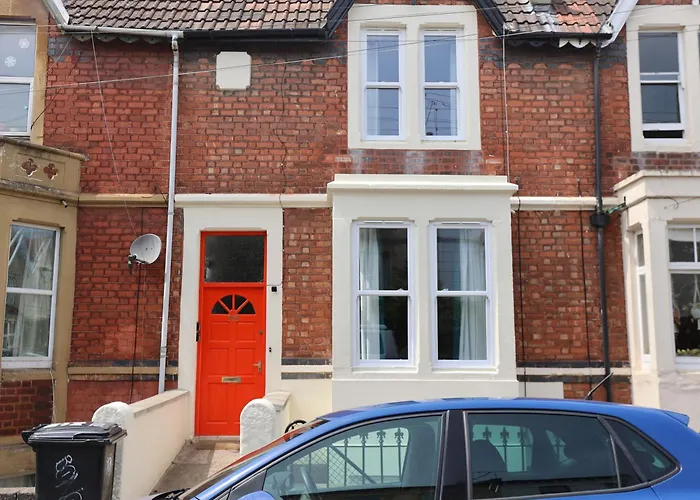 North Road By N And N Stays, Perfect For Contractor And Corporate Stays, Long Welcome, Free On Street Parking, Wifi, Near Gloucester Road Будинок відпочинку *